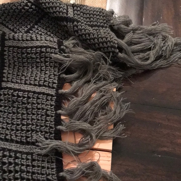 Brand new soft and cozy poncho! - Picture 3 of 4